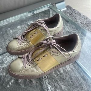 Valentino Shoes Valentino Garavani Womens Gold Rockstud
